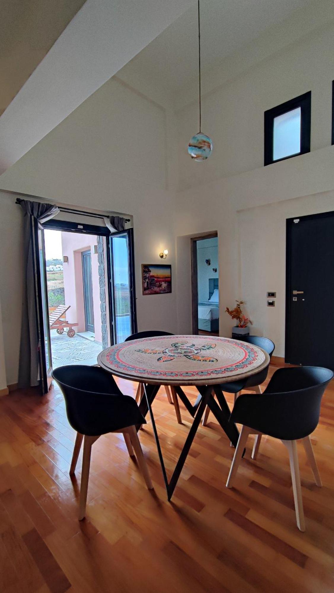Golden Moments Luxury Stone Villas A Messaria  Bilik gambar